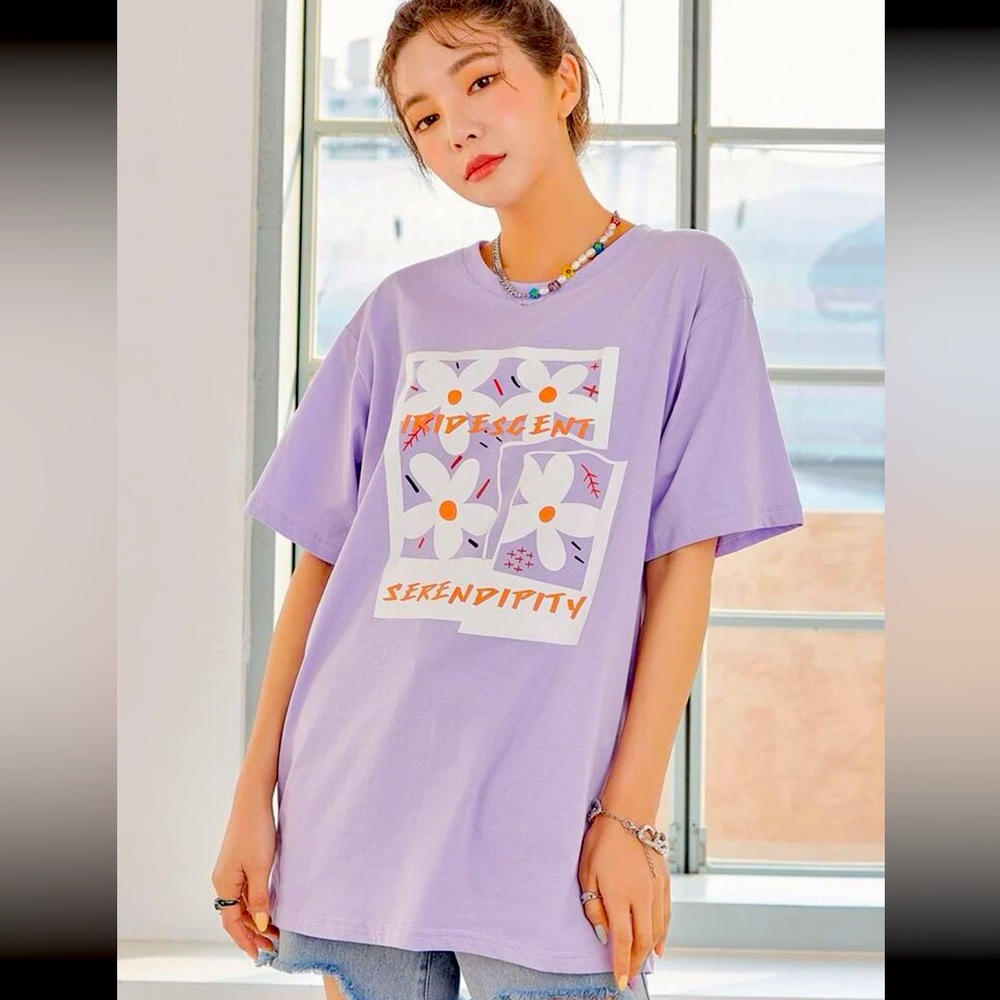 DAZY Floral & Letter Graphic Tee